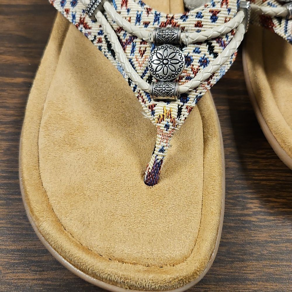 Minnetonka Embroidered Thong Sandals – Size 10 - Picture 3 of 8